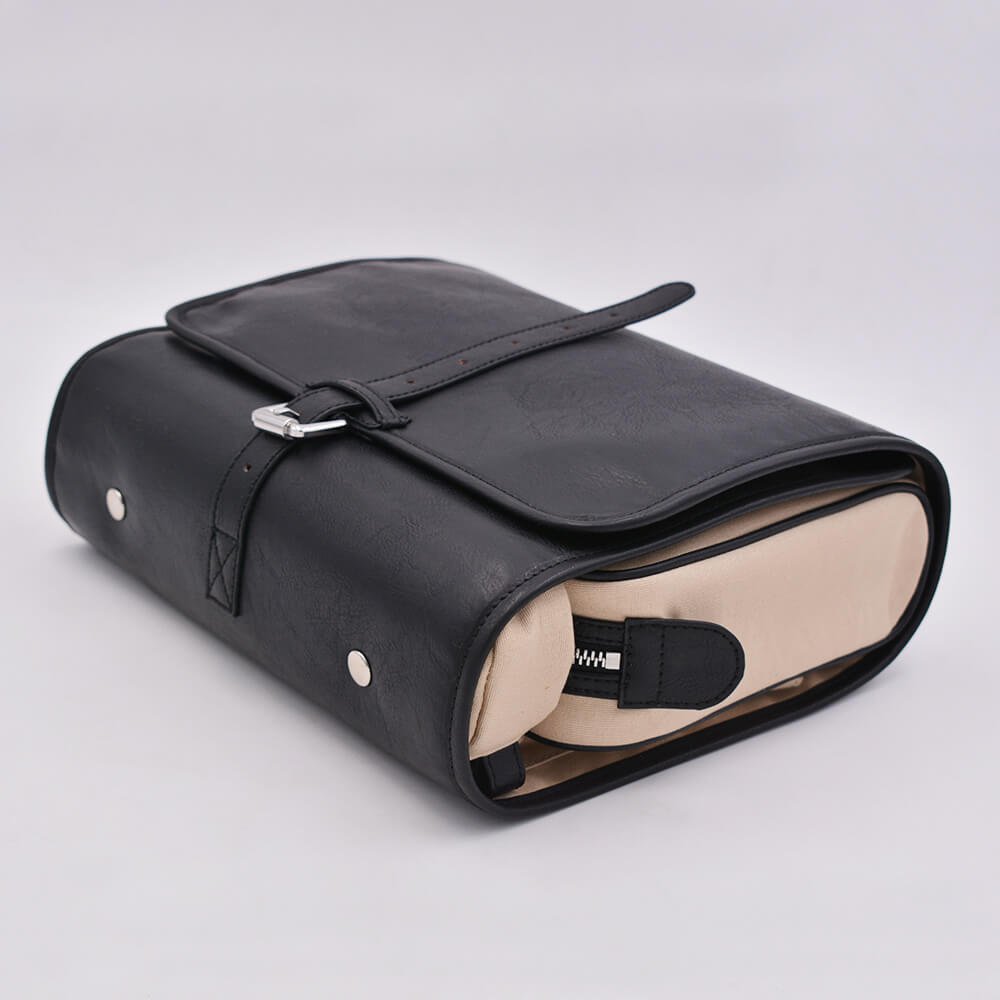 hanging leather wash bag 3